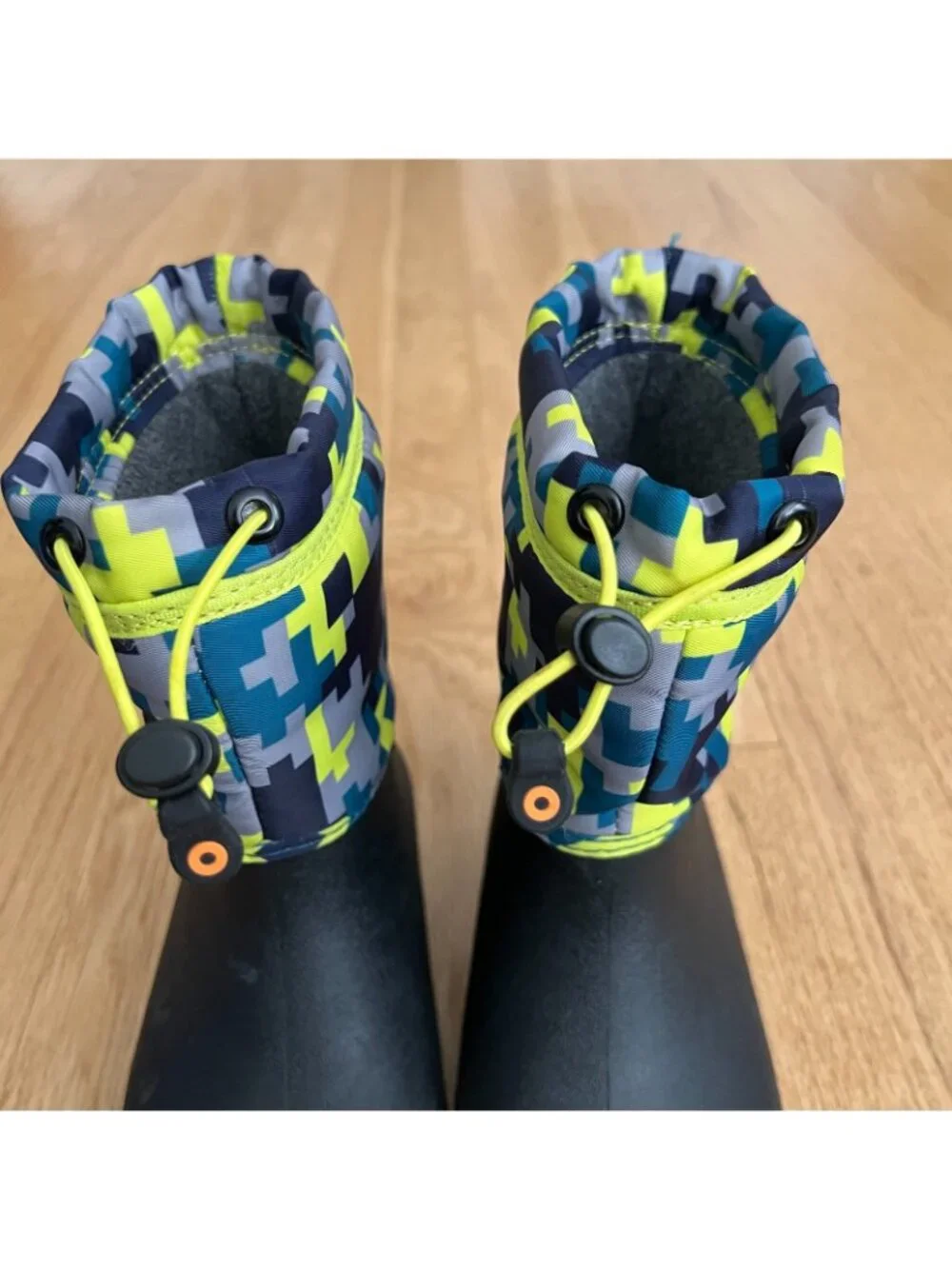 Bogs Kids Snow Shell Waterproof Camo Winter Boots Youth Size 1